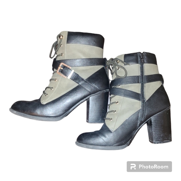 Boots with Buckle and Zip-Up  9.5 - Picture 5 of 9